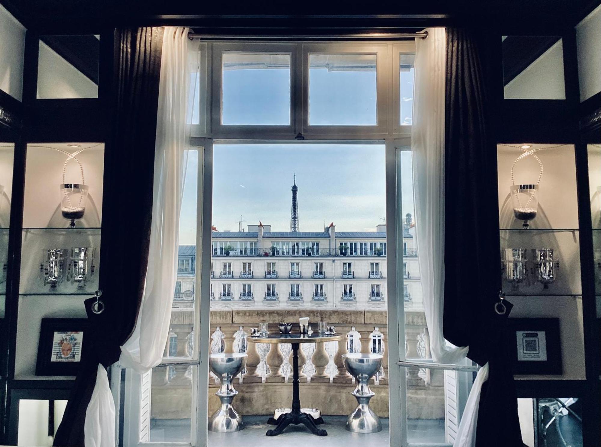 Balcony-champs Elysees * Parigi